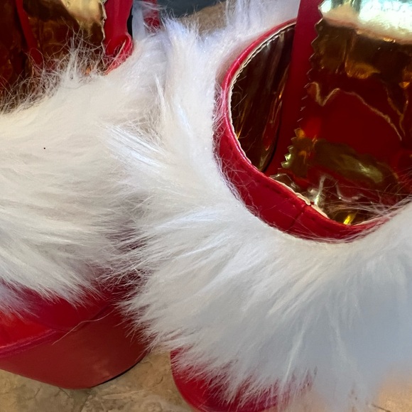 New Extreme Santa Heels